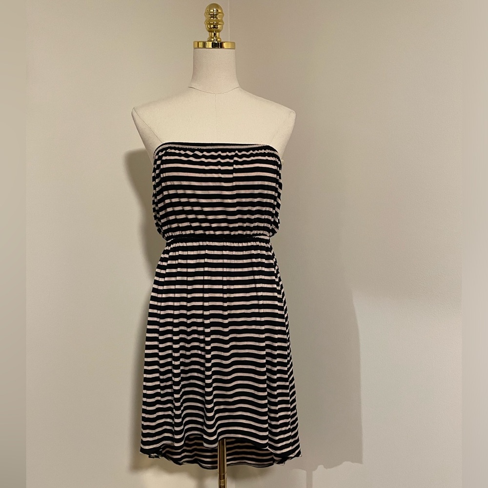MaiTai NWOT L‎ strapless mini